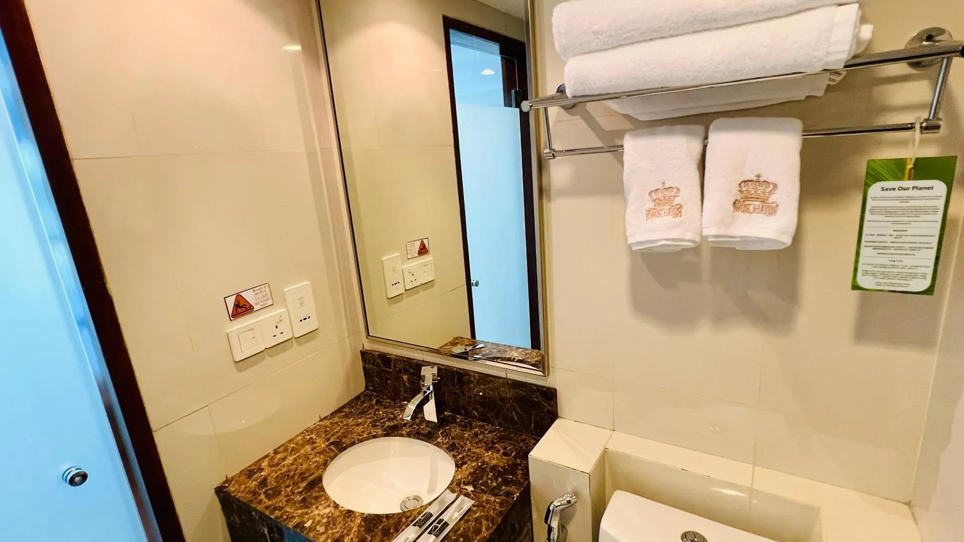 Royal Crown Scsp 783 Kk Cbd Near Imago Apartment Kota Kinabalu