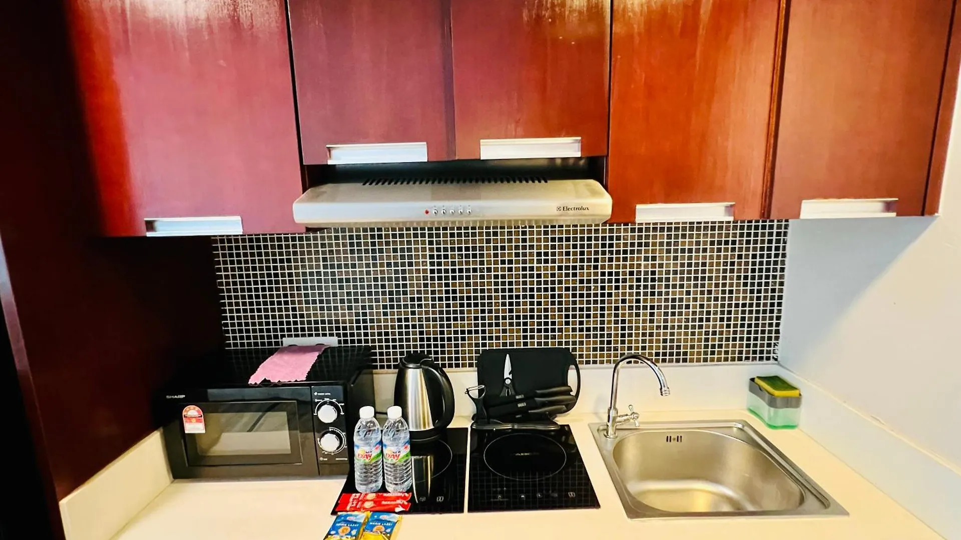 Royal Crown Scsp 783 Kk Cbd Near Imago Apartment Kota Kinabalu